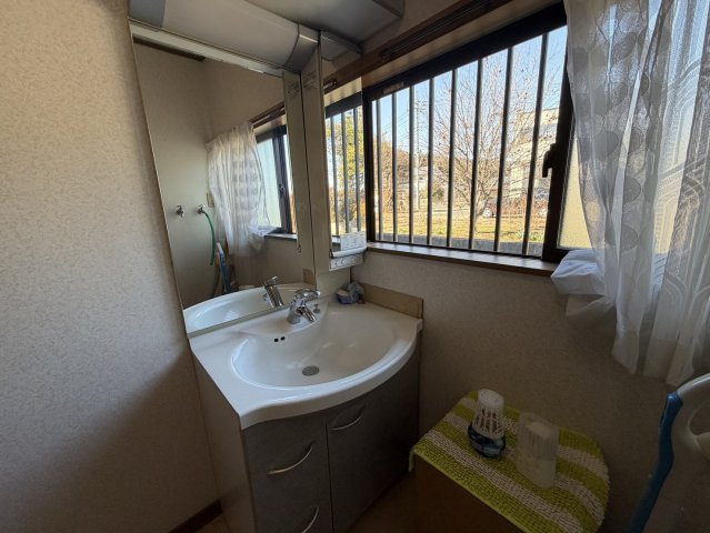 土地500㎡超！今里町倉庫付き平家♪ICから2分！の独立洗面台|独立洗面化粧台が付いています