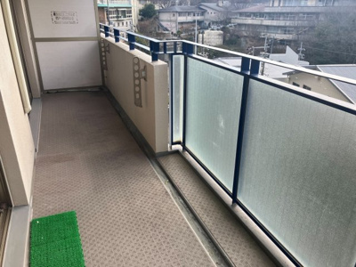 【バルコニー】 | サンステージ衣笠　売マンション | 両面バルコニーからは気持ちの良い風が通り抜けます。