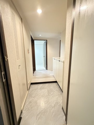 【玄関】 | サンステージ衣笠Ａ棟2階 | 収納スペースの多い玄関です。