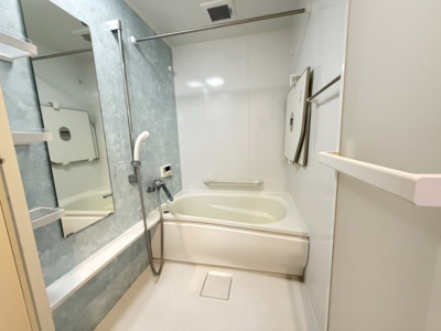 【浴室】 | サンステージ衣笠Ａ棟2階 | 広々したお風呂でほっとひといき！1日の疲れを癒しましょう。