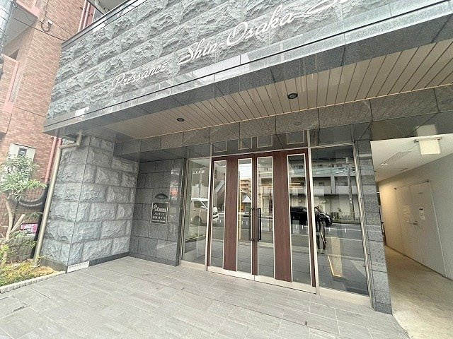 プレサンス新大阪ストリームのエントランス