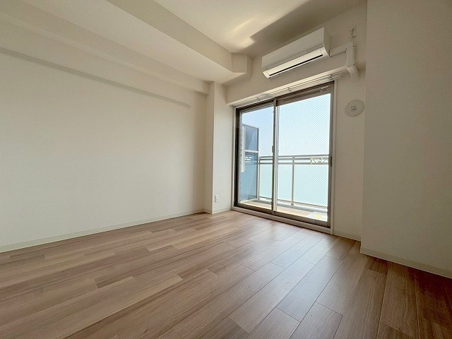 プレサンス新大阪ストリームの居間・リビング