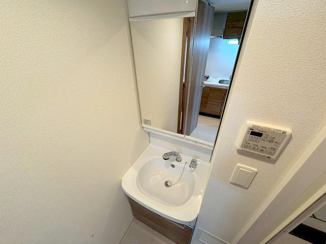 プレサンス新大阪ストリームの独立洗面台