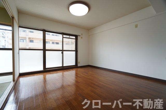 第2五福マンションの居間・リビング