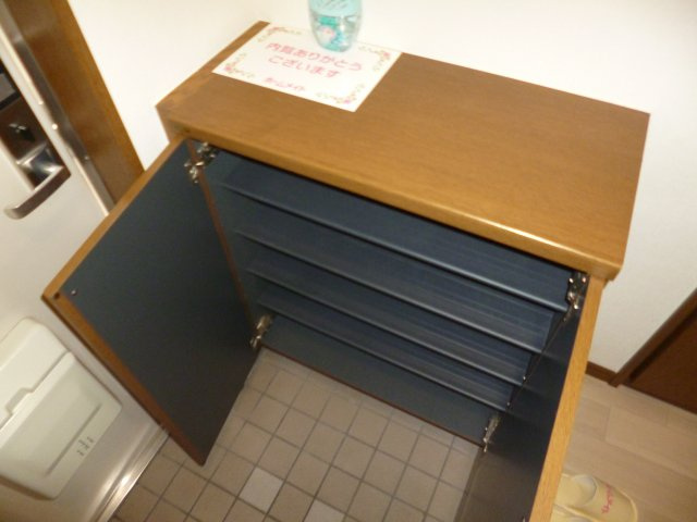 コンフォース亀山Ⅰの内装|シューズボックス