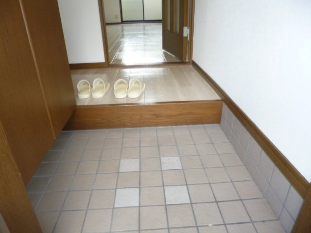 コンフォース亀山Ⅰの玄関