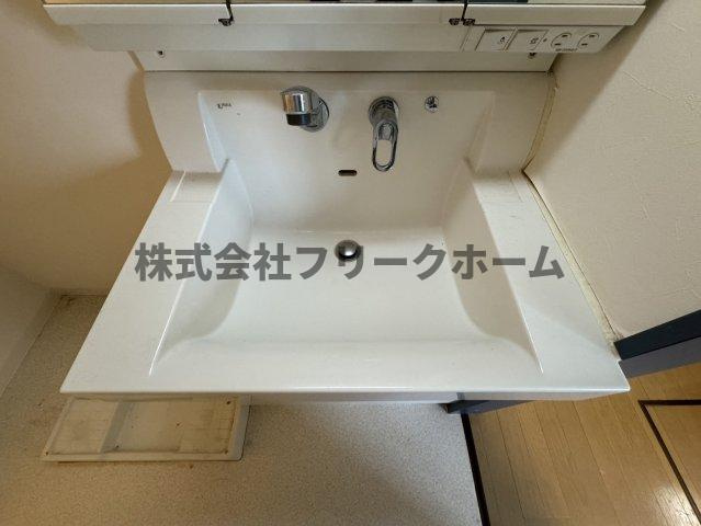 世田谷区代田５丁目のアパートの洗面所