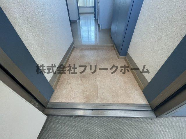 世田谷区代田５丁目のアパートの玄関