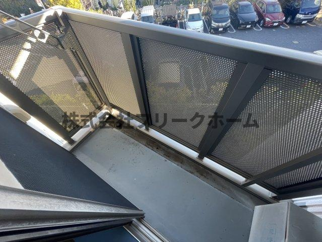 世田谷区代田５丁目のアパートのバルコニー