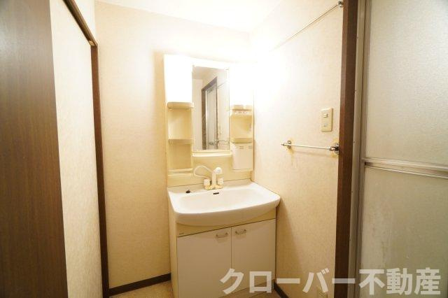 第3五福マンションの独立洗面台