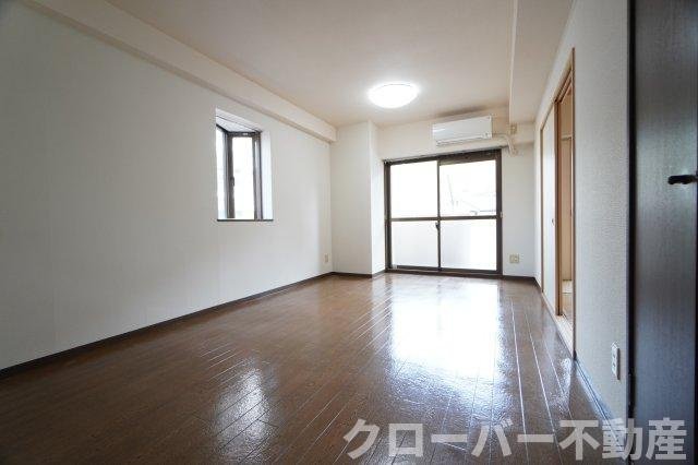 第3五福マンションの居間・リビング