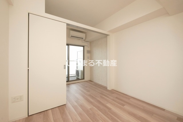 セレニテ難波ミラク参番館の居間・リビング