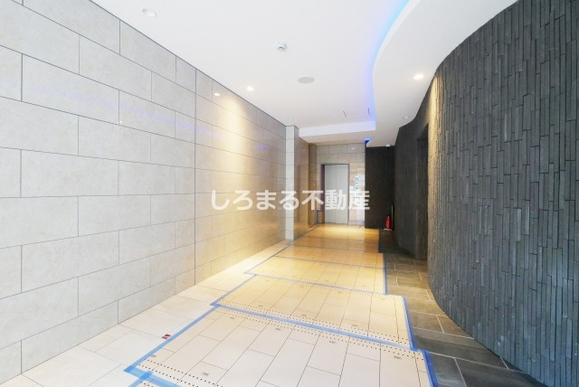 セレニテ難波ミラク参番館のロビー