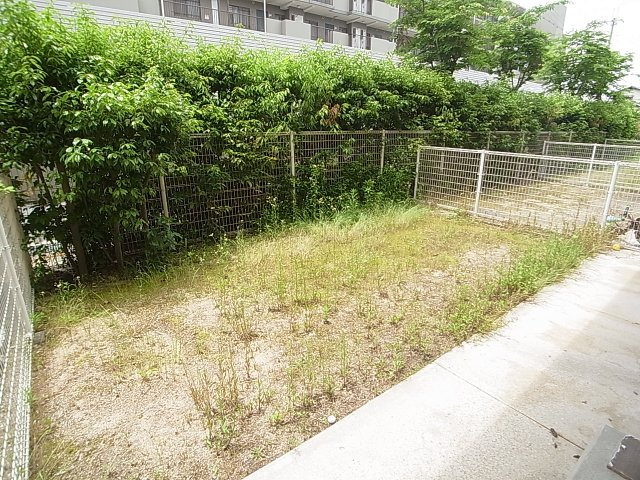 ブエナビスタ神戸ノースの庭|南向きの明るい庭付きのベランダが魅力