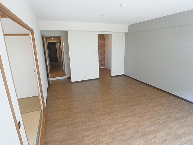 ブエナビスタ神戸ノースの居間・リビング|開放感の有る広々リビングスペース