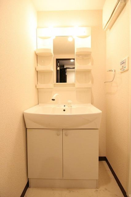 サン・フローリッシュの洗面所|※お部屋により仕様が異なる場合があります※