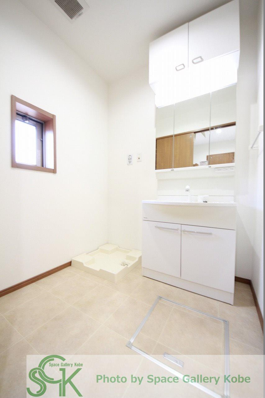 プロスペリテ丸塚　E棟の洗面所|※お部屋により仕様が異なる場合があります※