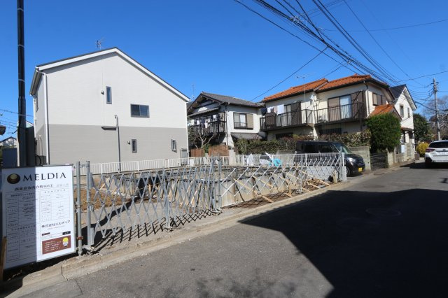 【MELDIA】向台町の外観|2台駐車可能なカースペース（1台は車種制限有）