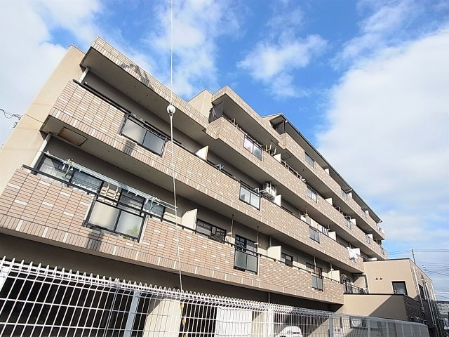 神戸市北区南五葉２丁目の賃貸マンションの外観|タイル張りの南向きのマンション。付近には医療施設充実＾＾