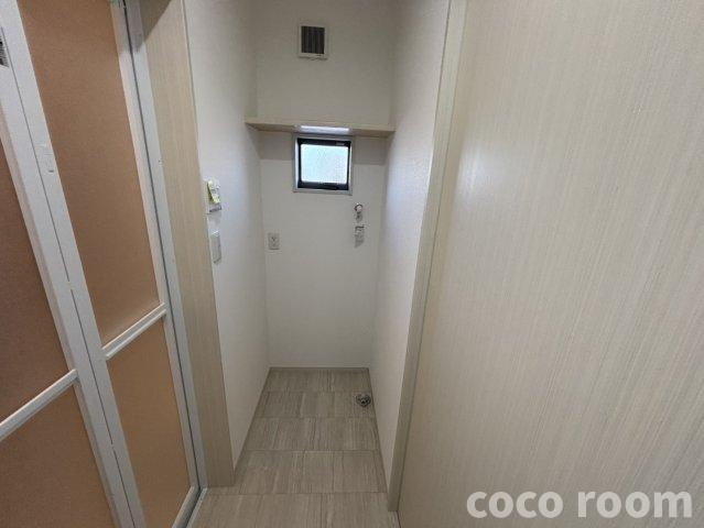 LOTUS石津中町の玄関