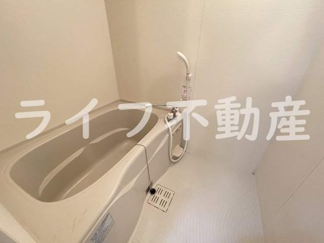 メゾンドゥ長瀬Ⅱの浴室|ゆったり過ごせるお風呂です