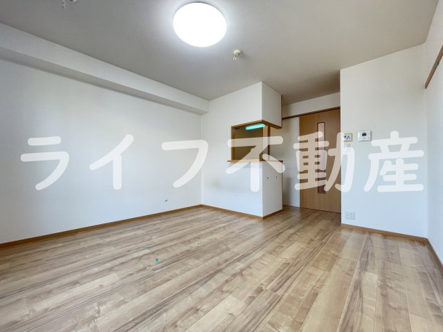 メゾンドゥ長瀬Ⅱの洋室|使い勝手のいい洋室です