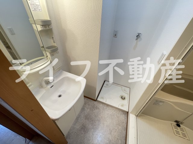 メゾンドゥ長瀬Ⅱの洗面所|広い洗面スペース