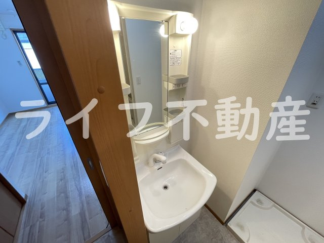 メゾンドゥ長瀬Ⅱの独立洗面台|独立洗面台、朝の身支度には欠かせません