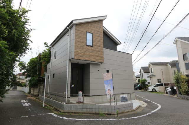 【KEIAI　Grace】西東京市芝久保町12期の外観|セカンドカーや来客用にうれしい2台分のカースペース有り。
※車種による制限有