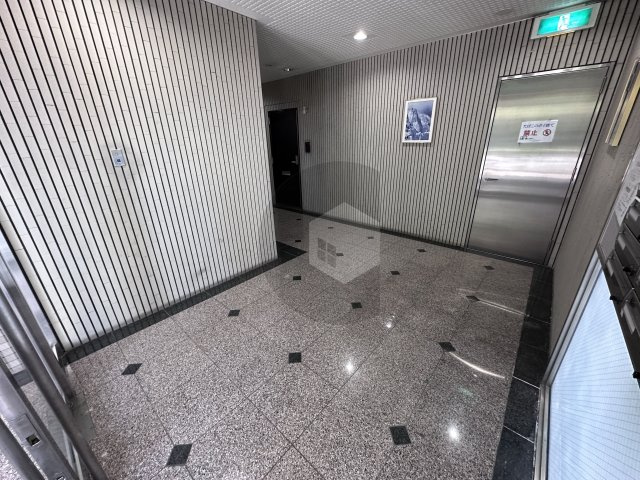 デルニエアンのロビー