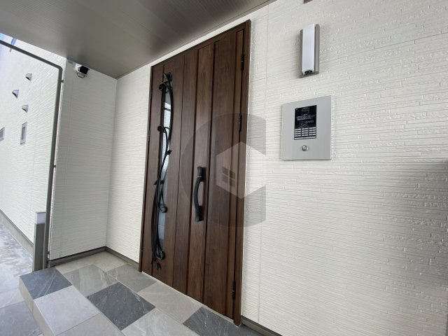 クリエオーレ大蓮東2のエントランス