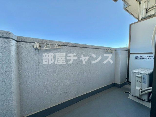 熱田泰文堂ビルのバルコニー