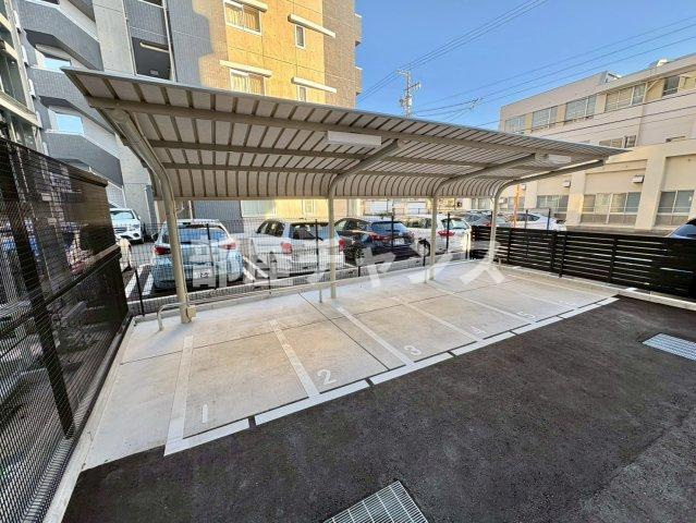 CREST TAPP金山の駐車場