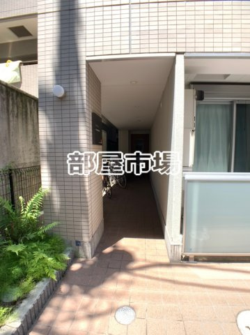 リブリ・根岸 CEREZOのエントランス