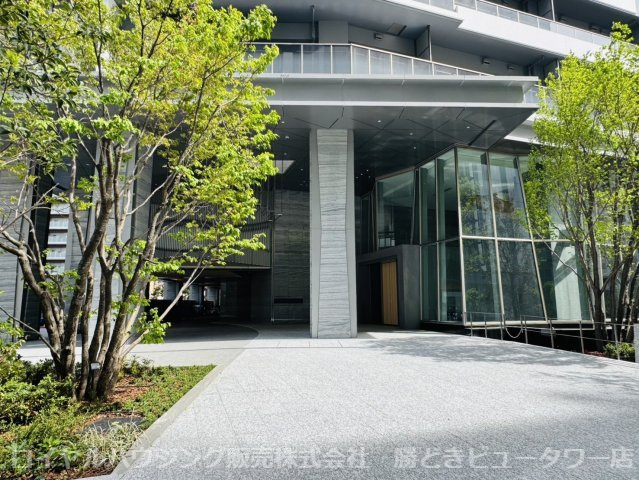 現地エントランスアプローチ