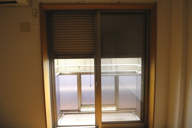 カサフローラのセキュリティ|一階のみ手動シャッター付きです♪
※写真は別号室です
