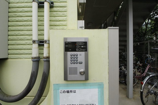 カサフローラのセキュリティ|オートロック付きなのでセキュリテイ面でも安心です♪

