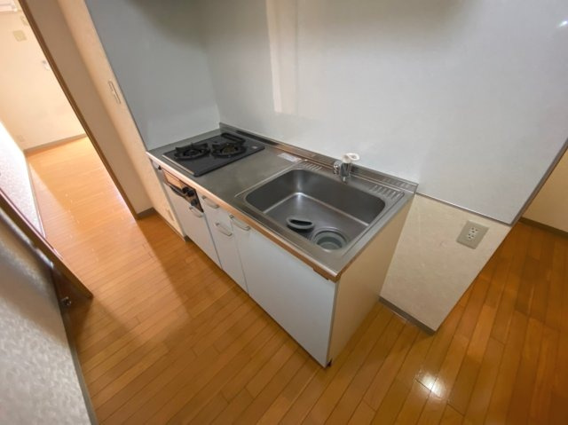 カサフローラのキッチン|2口ガスコンロのシステムキッチンです♪
※写真は別室です