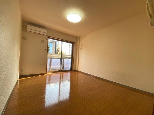 カサフローラの居間・リビング|7.5帖の洋室です♪
※写真は別室です