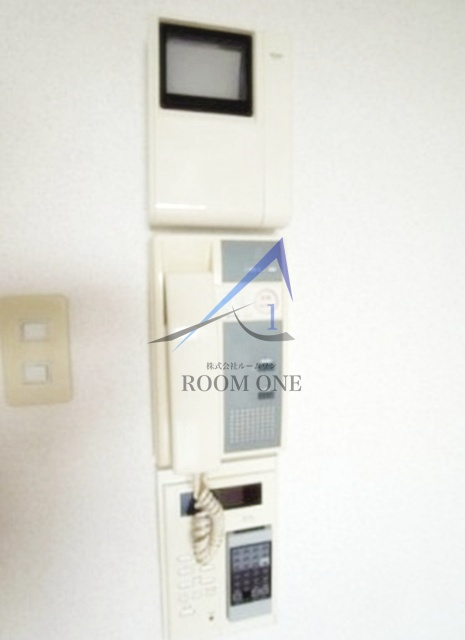 アクシルコート新大橋のセキュリティ|モニター付きインターホンです。
