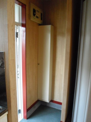 サンシャイン大沢野の玄関|スマートな下駄箱付きの玄関