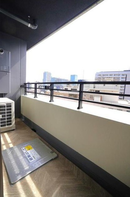 【バルコニー】