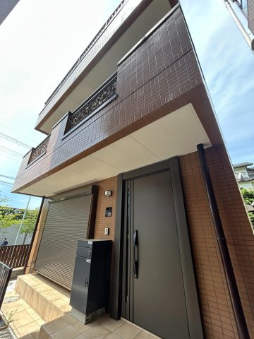 本町1丁目戸建のエントランス