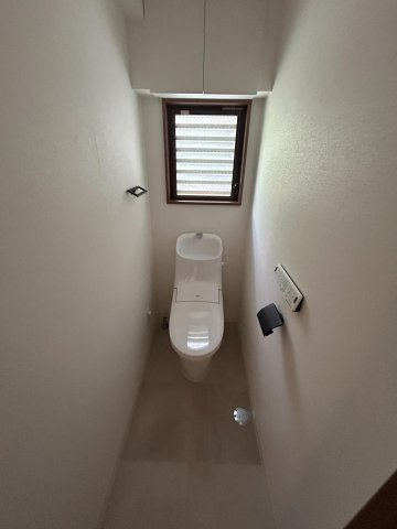 本町1丁目戸建のトイレ