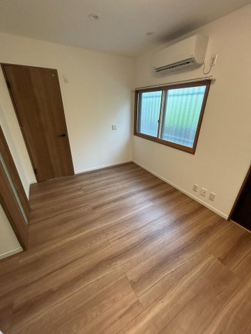 本町1丁目戸建の寝室