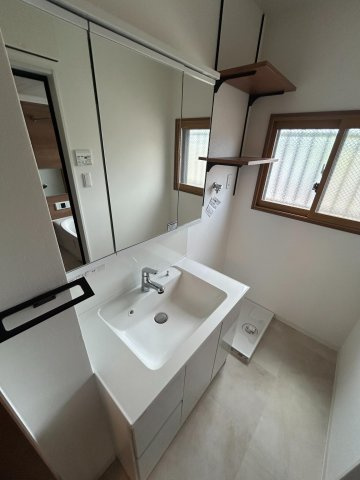 本町1丁目戸建の洗面所