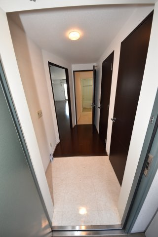 ロイヤルパークスなんばの玄関