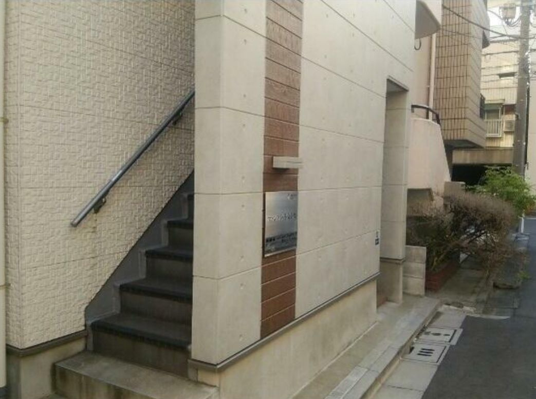 マノンフラット浅草橋のエントランス