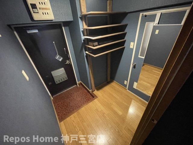 ライオンズマンション中山手の玄関