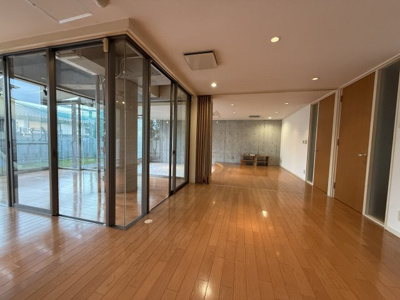 【居間・リビング】 | 苦楽園一番町戸建